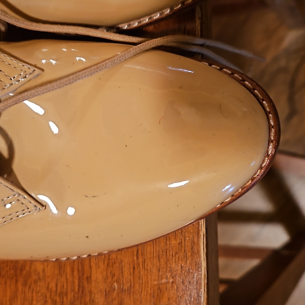 Louise et Cie Tan Patent Leather Lace Up Stacked Block Heel Oxford Shoes 9. - Picture 4 of 6
